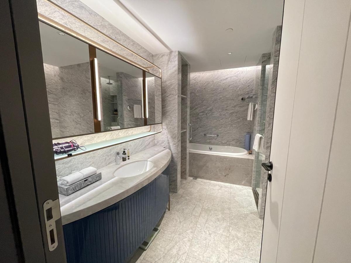 Ascott Raffles City Chongqing Bagian luar foto
