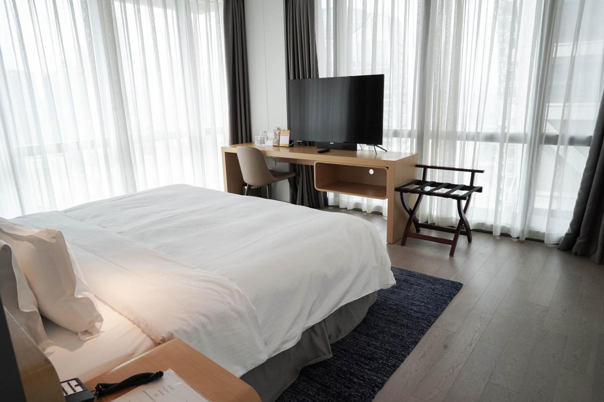 Ascott Raffles City Chongqing Bagian luar foto